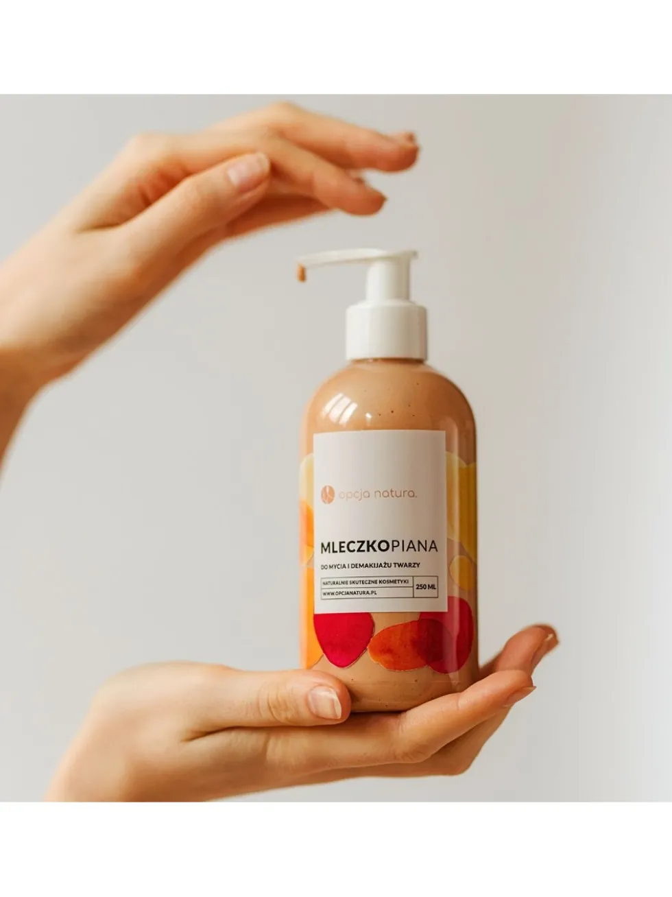 Mleczkopiana do mycia i demakijażu twarzy Opcja Natura 250ml